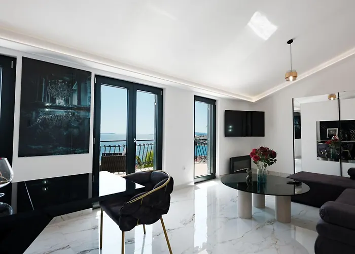Hébergement de vacances Ferienvilla 'villa Aea Del Mare By Interhome Trogir